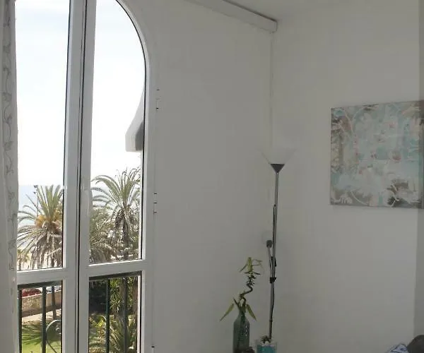 דירה & Salt Clouds