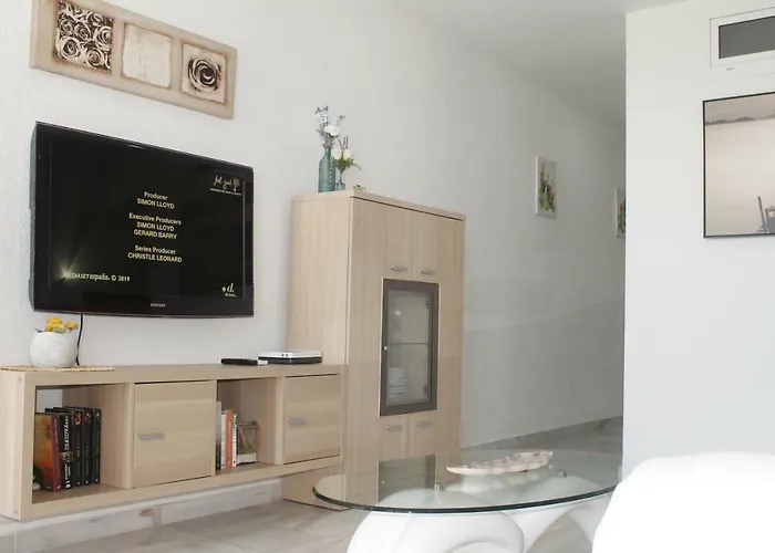 & Salt Clouds דירה