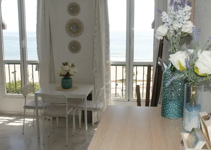 & Salt Clouds פואנגירולה